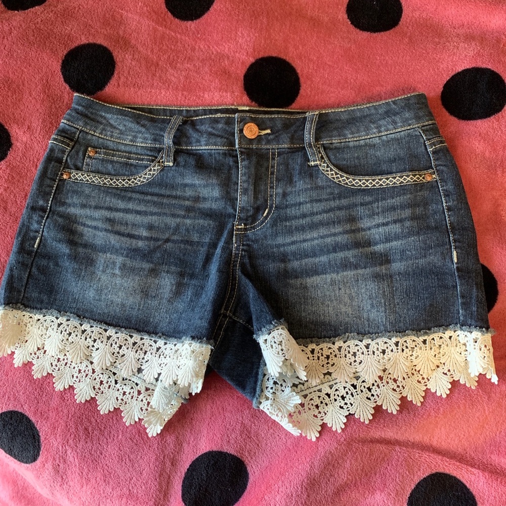 Jean Shorts W/ Lace Rim